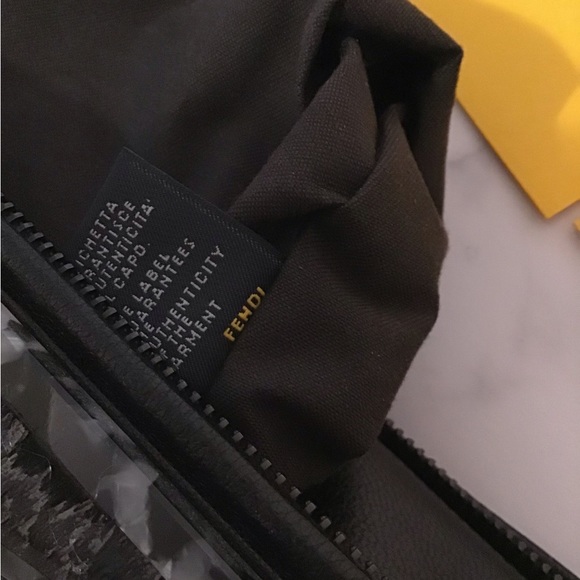 Fendi “To You” convertible shoulder bag - clutch grey feather pattern - Picture 10 of 16